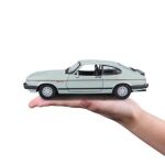 Bburago 1:24 Plus Ford Capri 1982 Light Green