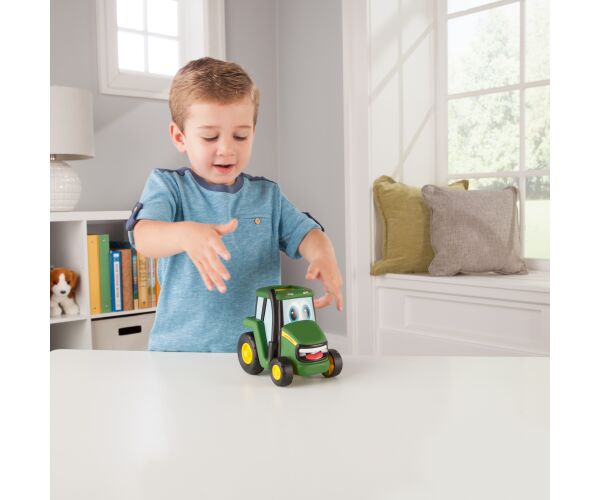 JD Kids John Deere - Traktor Johnny zmáčkni a jeď 15 cm