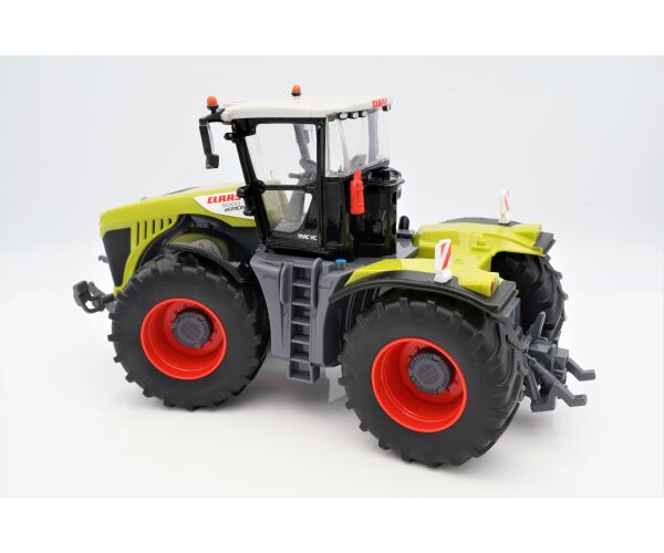 Britains Model traktor CLAAS XERION 5000 1:32 22 cm