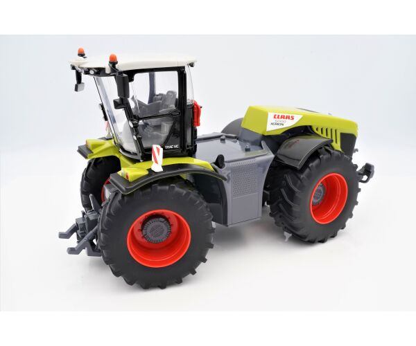 Britains Model traktor CLAAS XERION 5000 1:32 22 cm