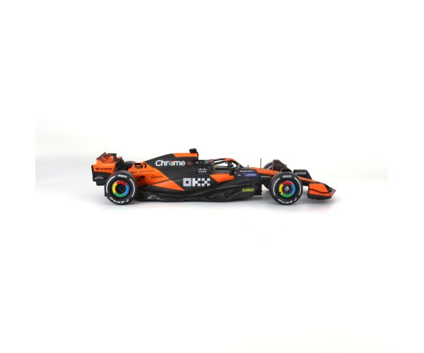 Bburago 1:24 RACE Formula F1 - McLaren F1 Team MCL38 (2024) #81 (Oscar Piastr) - Hard case